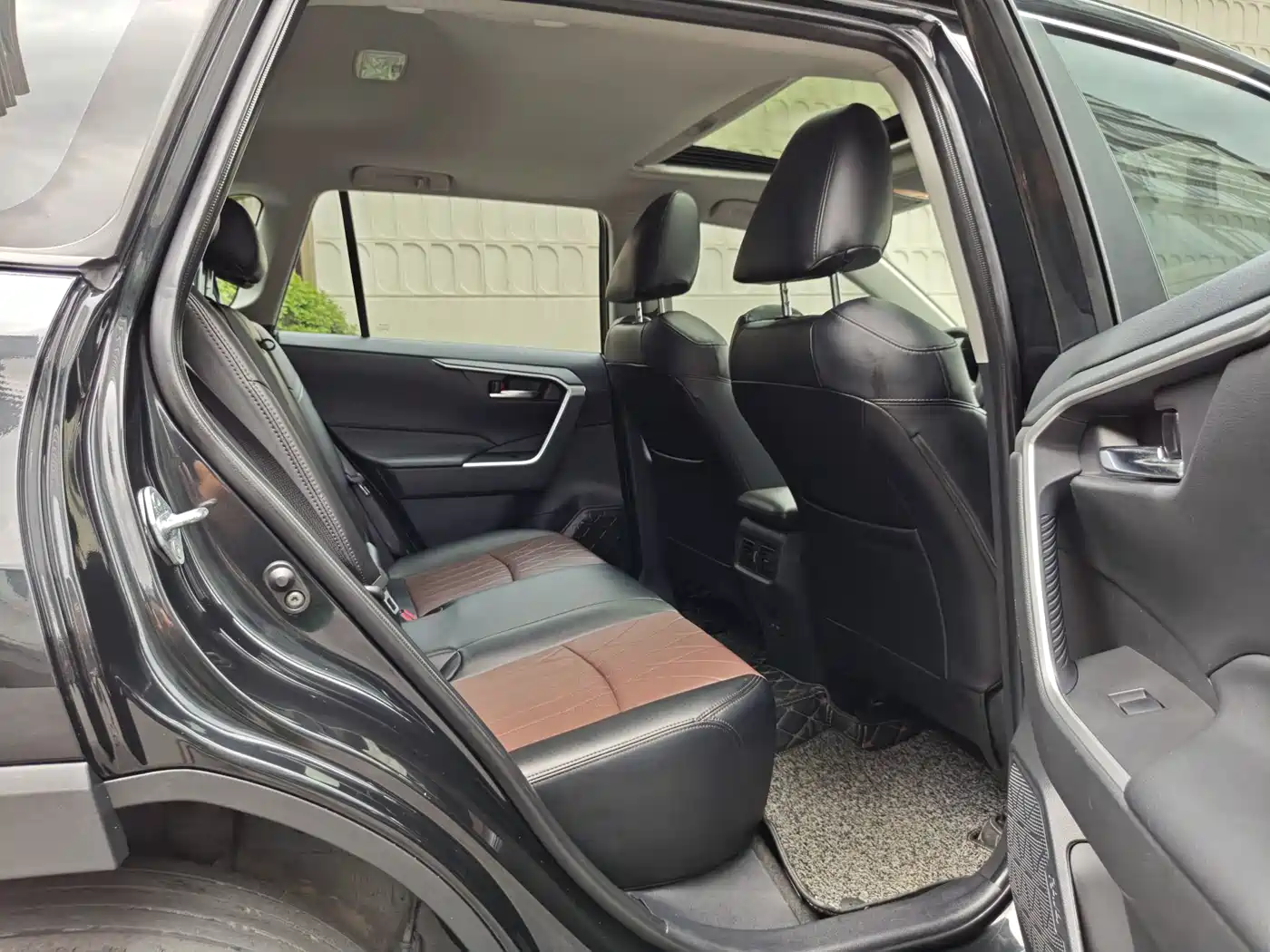 Toyota RAV4 Rongfang 2022 2.0L CVT 2WD Trend Edition фото 11