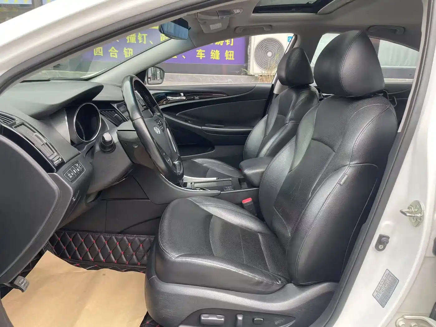 Hyundai Sonata 2014 2.0L Automatic Luxury фото 6