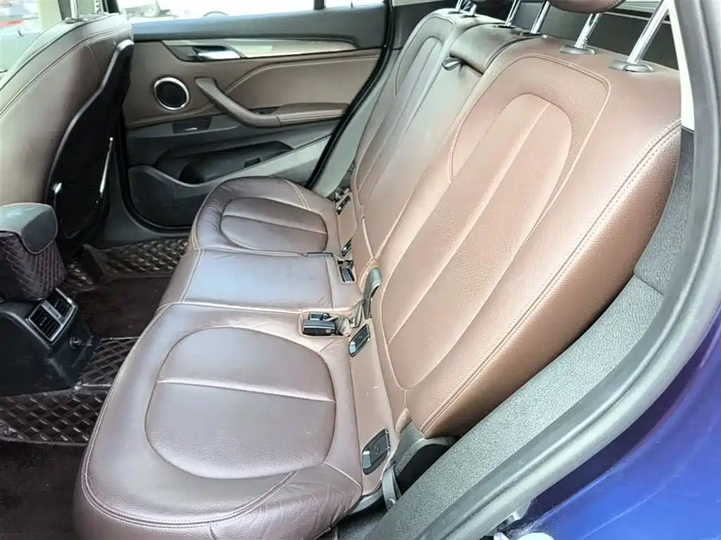 BMW X1 2018 sDrive18Li Premium Model фото 17