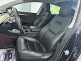 Photo 15 - Tesla Model 3