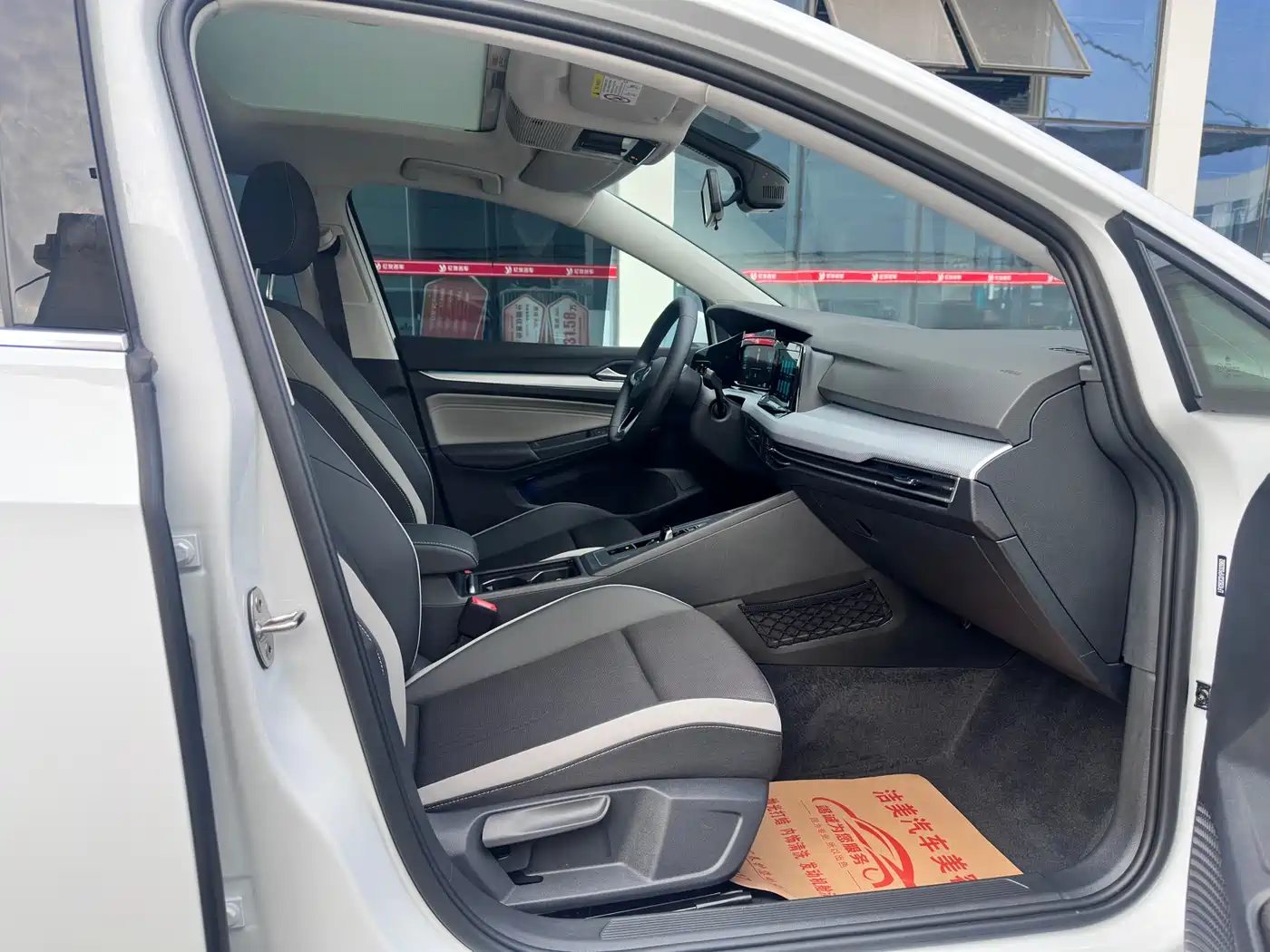 Volkswagen Golf 2023 280TSI DSG Pro фото 12