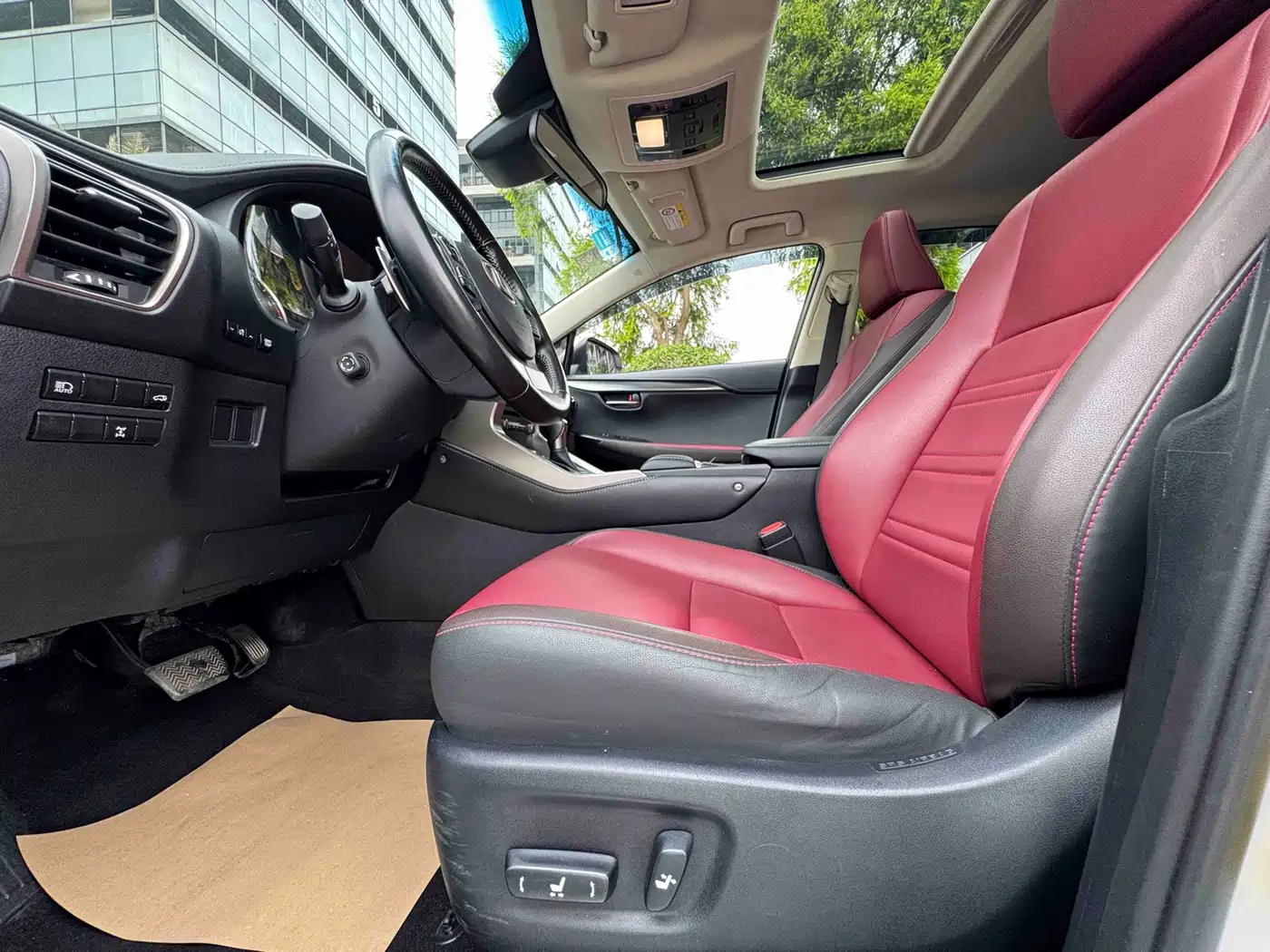 Lexus NX 2017 300 AWD Sharp Style Edition фото 4