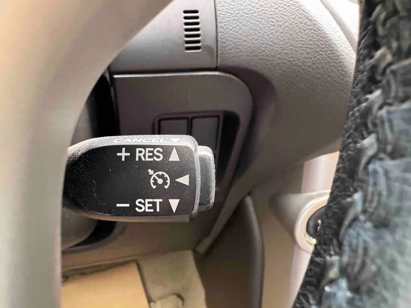 Toyota Prado 2010 4.0L Automatic TX-L фото 13