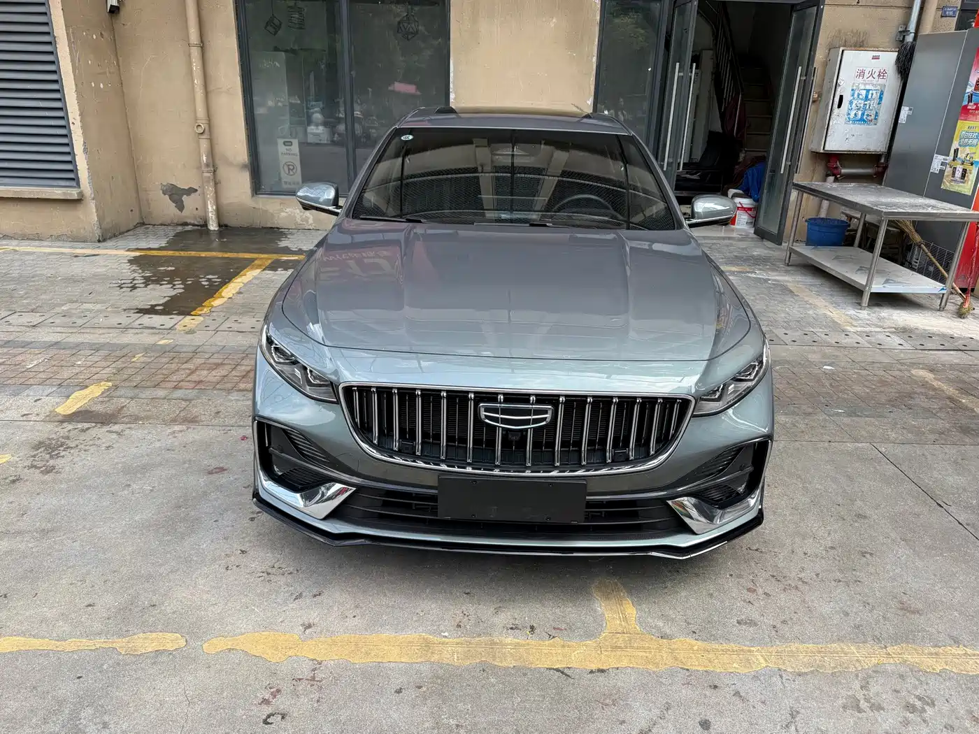 Фото 2 - Geely Preface