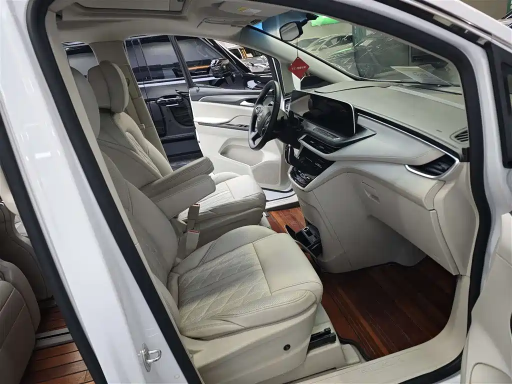 Buick GL8 2021 ES Landlord 653T Comfort фото 12