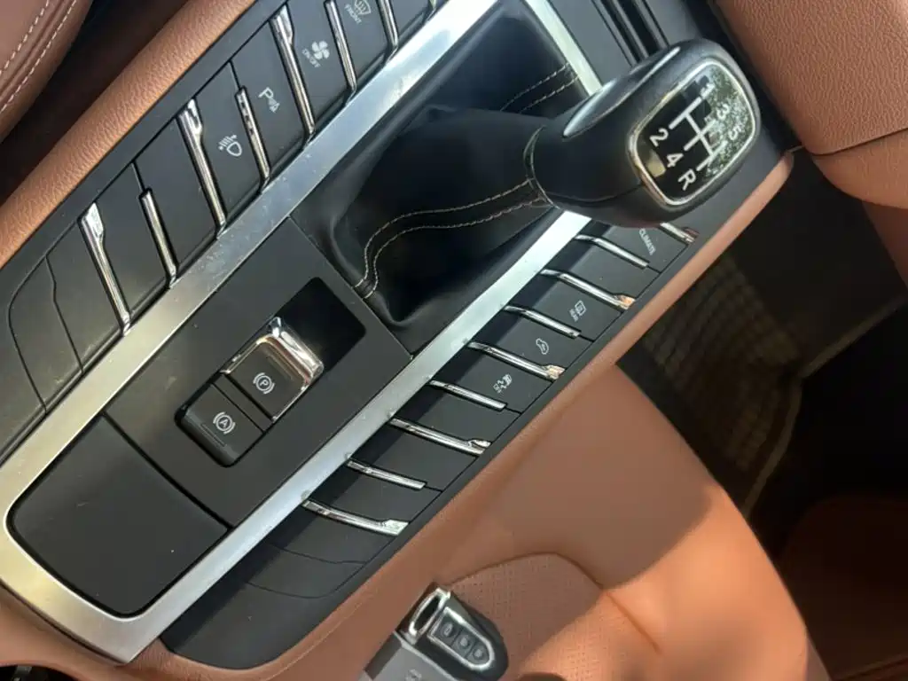 Photo 23 - Zotye SR9