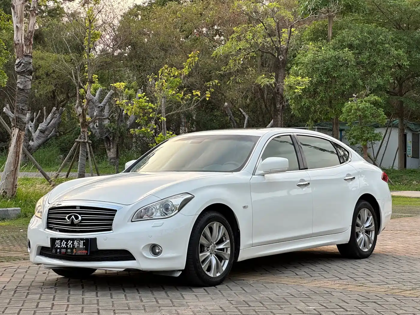 Infiniti M Series 2012 2012 M25L Elegance Edition