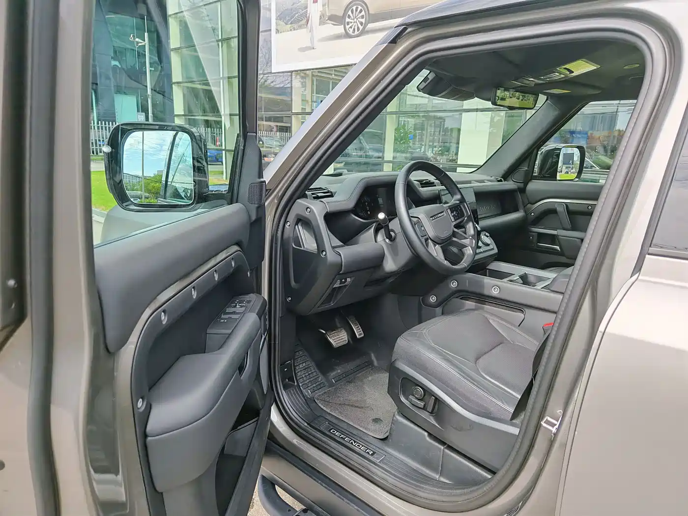 Land Rover Defender 2025 110 3.0T P400 X фото 9