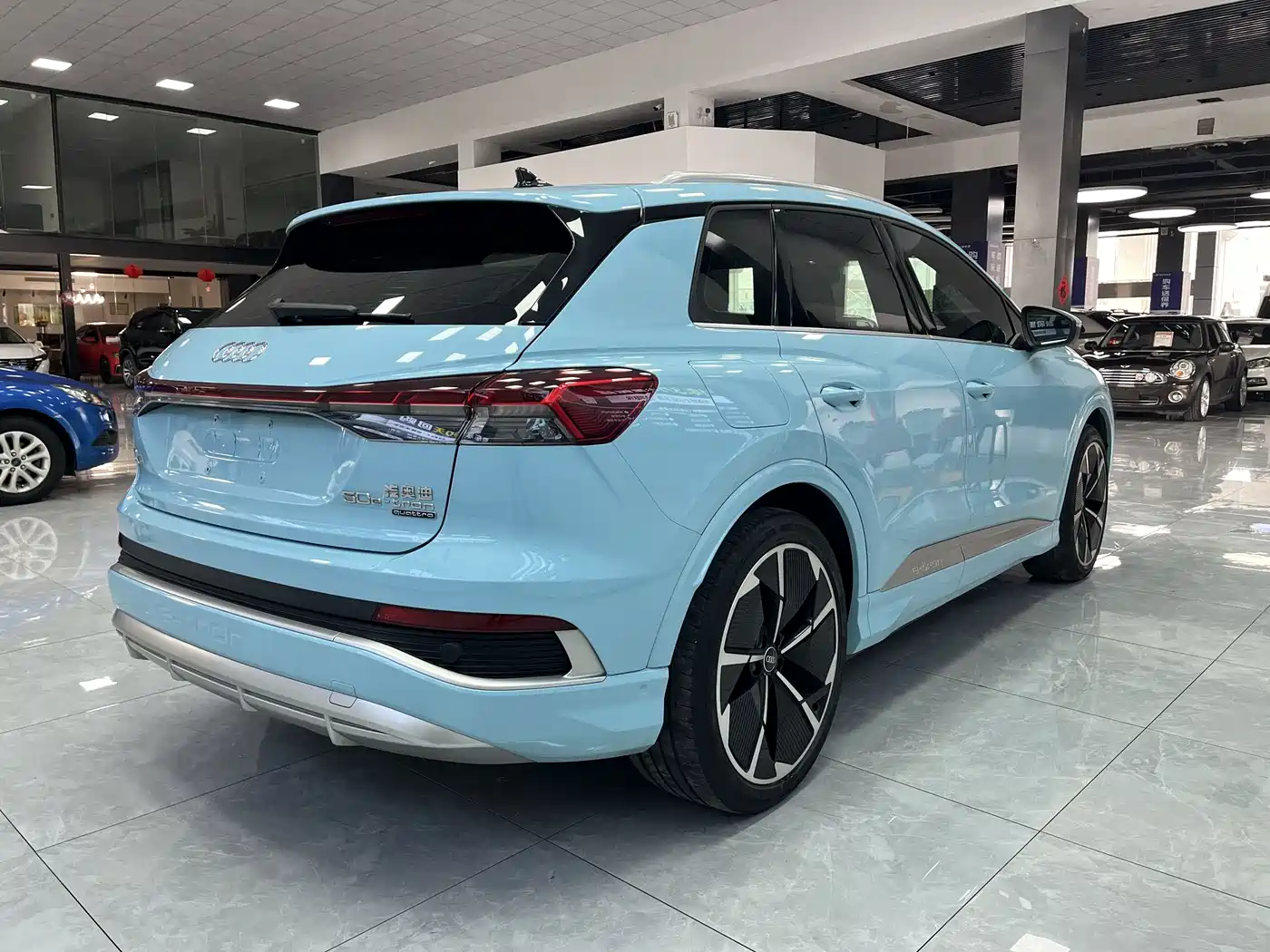 AUDI Q4 E TRON