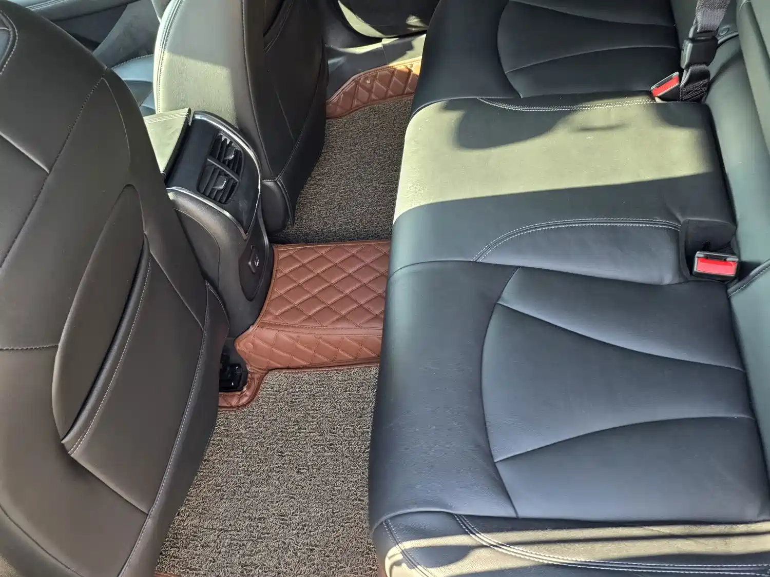 Photo 14 - Buick LaCrosse