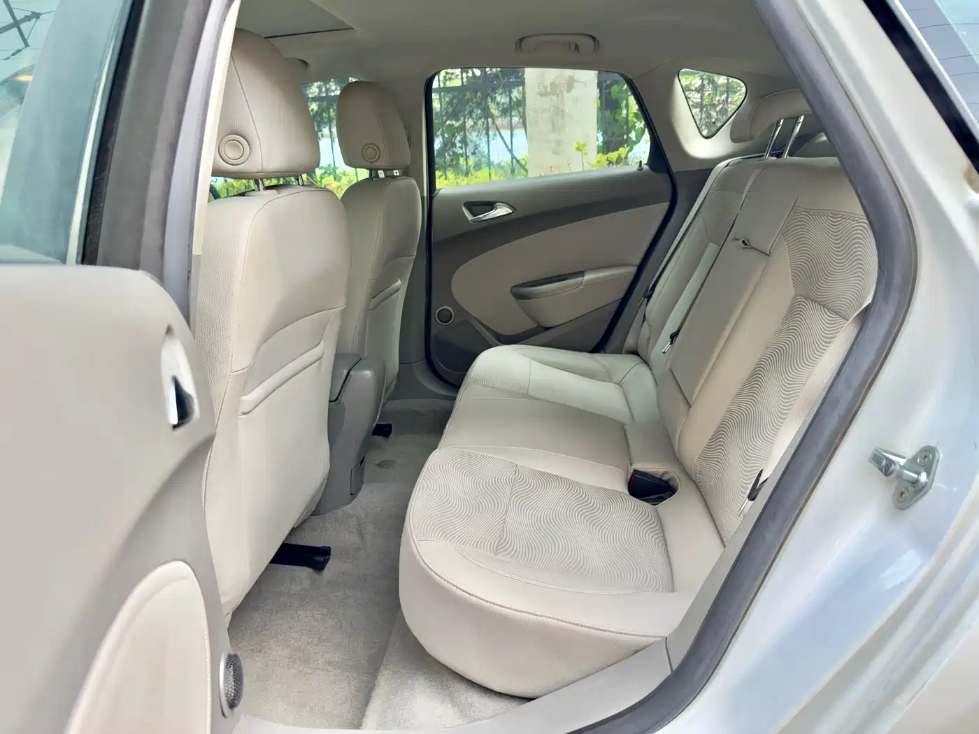 Buick Excelle 2013 Model XT 1.6L Automatic Fashion фото 16