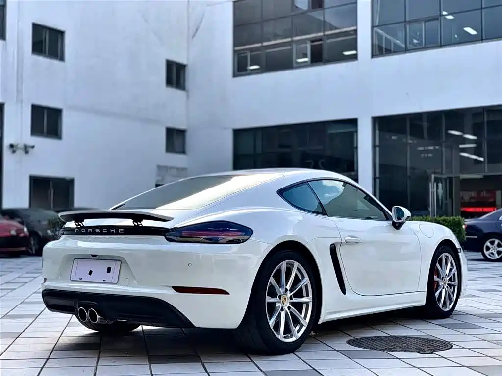 Porsche 718 2016 Cayman 2.0T фото 15