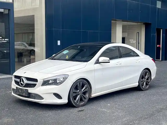MERCEDES-BENZ CLA