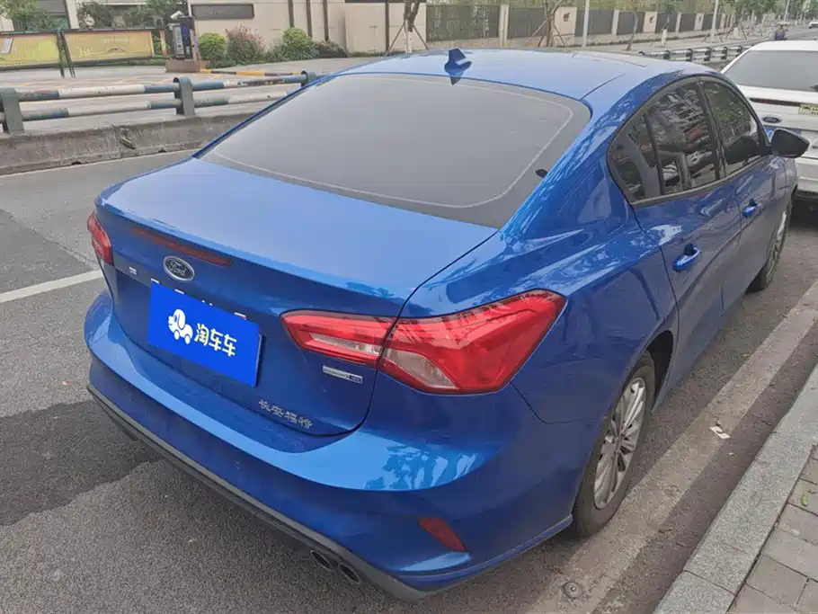 FORD FOX