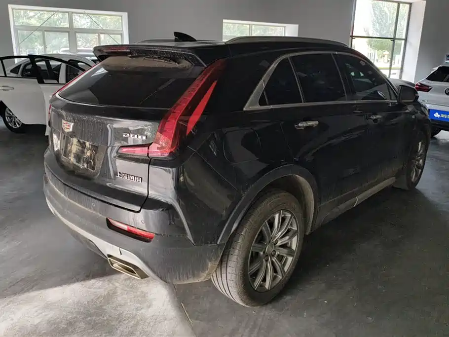 Cadillac XT4 2022 28T FWD Luxury фото 3