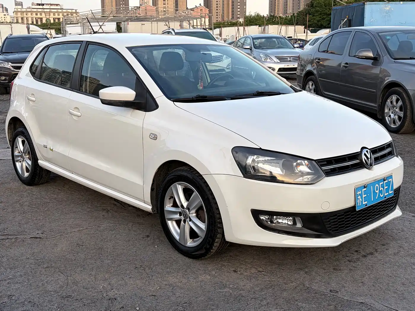 Volkswagen Polo 2011 1.4L Automatic Style Edition фото 3