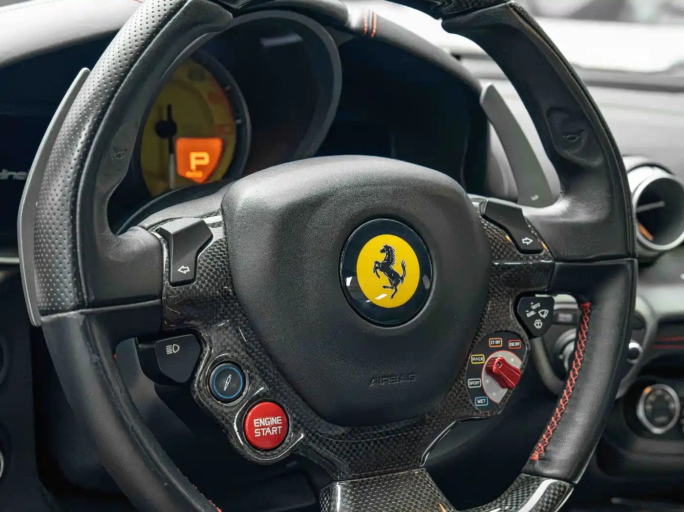 Ferrari F12berlinetta 2013 6.3L Standard фото 12
