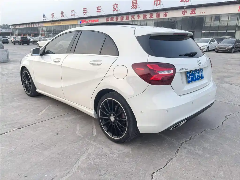 Mercedes-Benz A-Class (Import) 2015 A 200 Sport фото 9