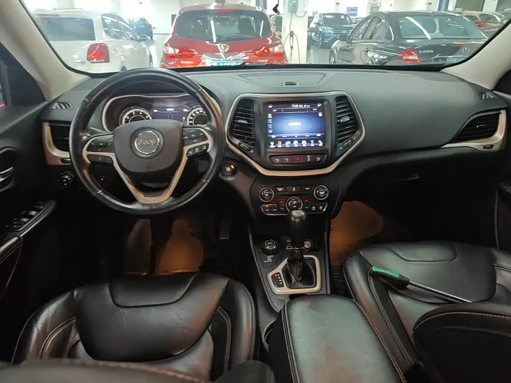 Jeep Cherokee (Import) 2015 2014 2.4L Luxury