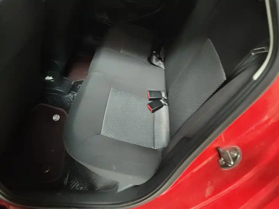 Volkswagen Polo 2013 1.6L Automatic Comfort Edition фото 11