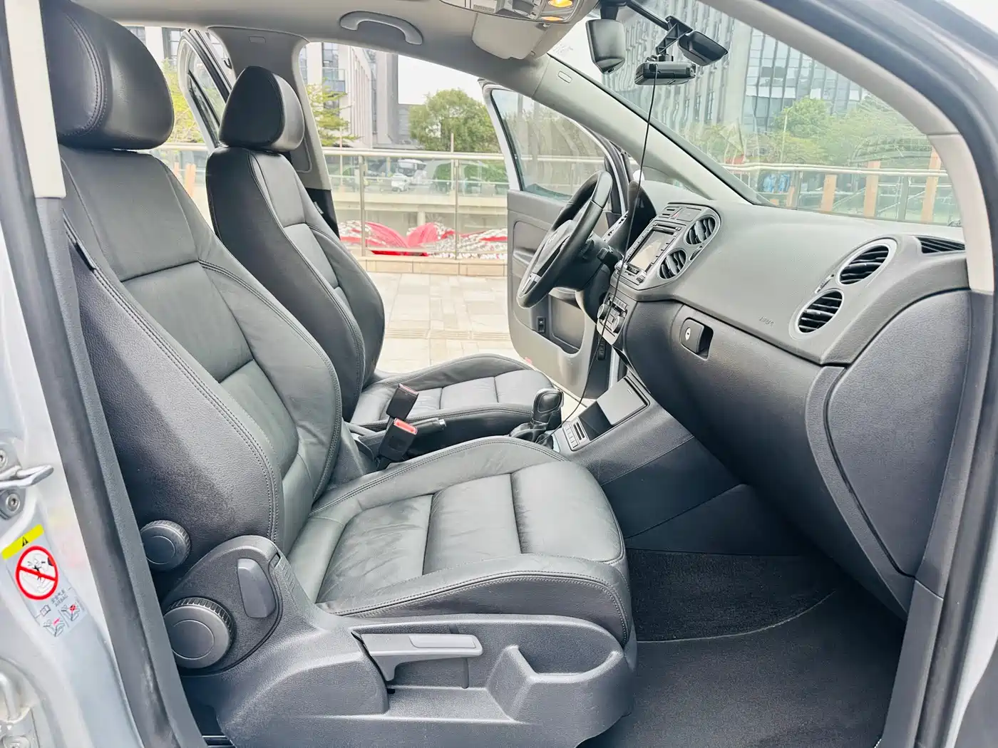 Volkswagen Golf (Import) 2011 1.4TSI Cross Golf фото 17