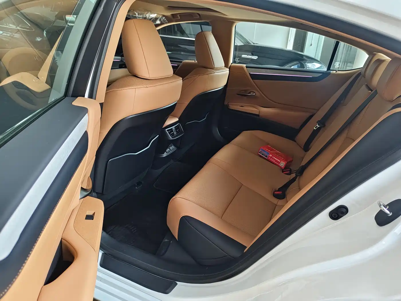 Lexus ES 2026 2025 200 Ultimate Edition
