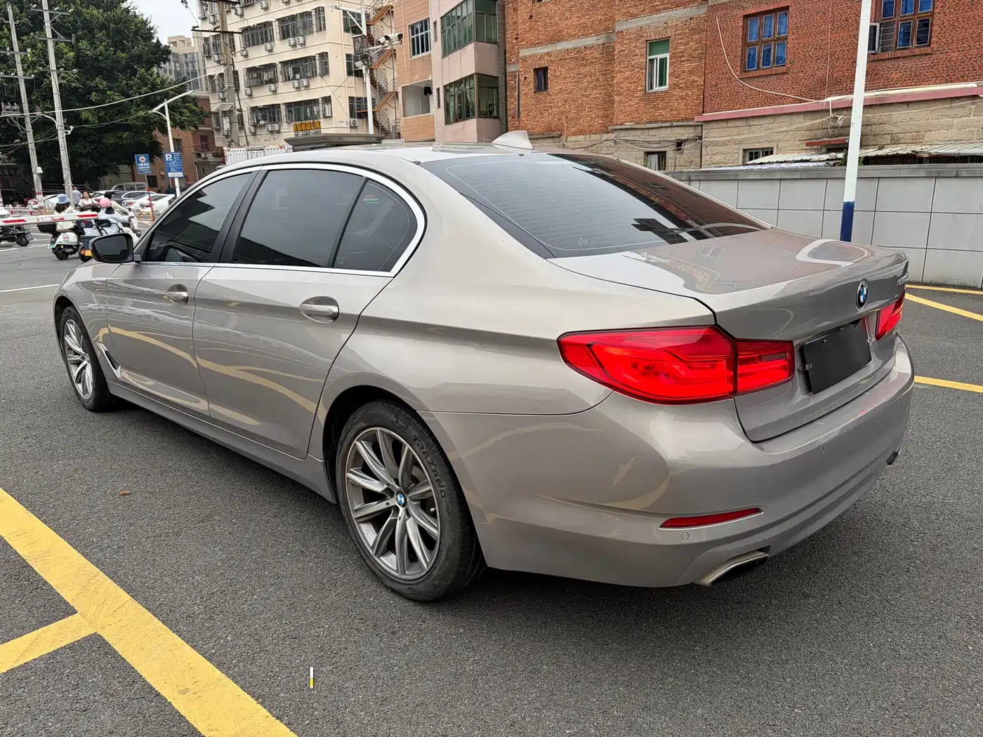 BMW 5 Series 2018 528Li Launch Special Edition фото 7