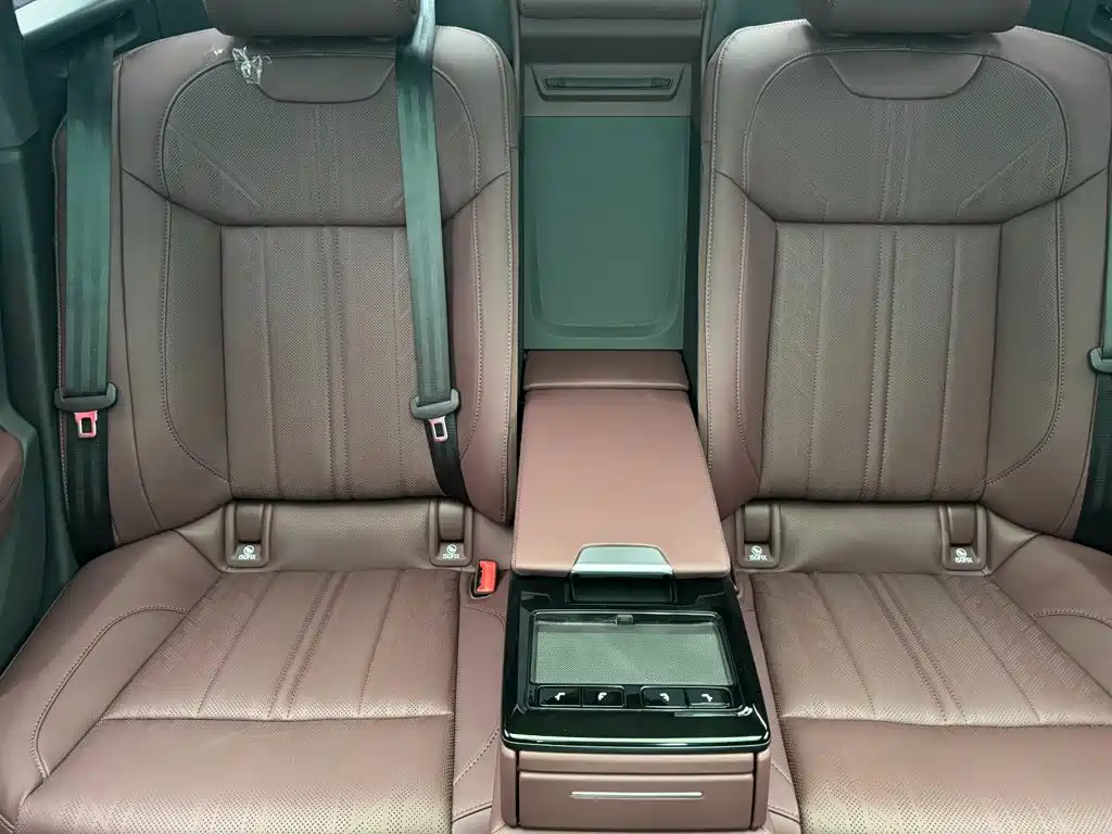 Фото 29 - Audi A6L
