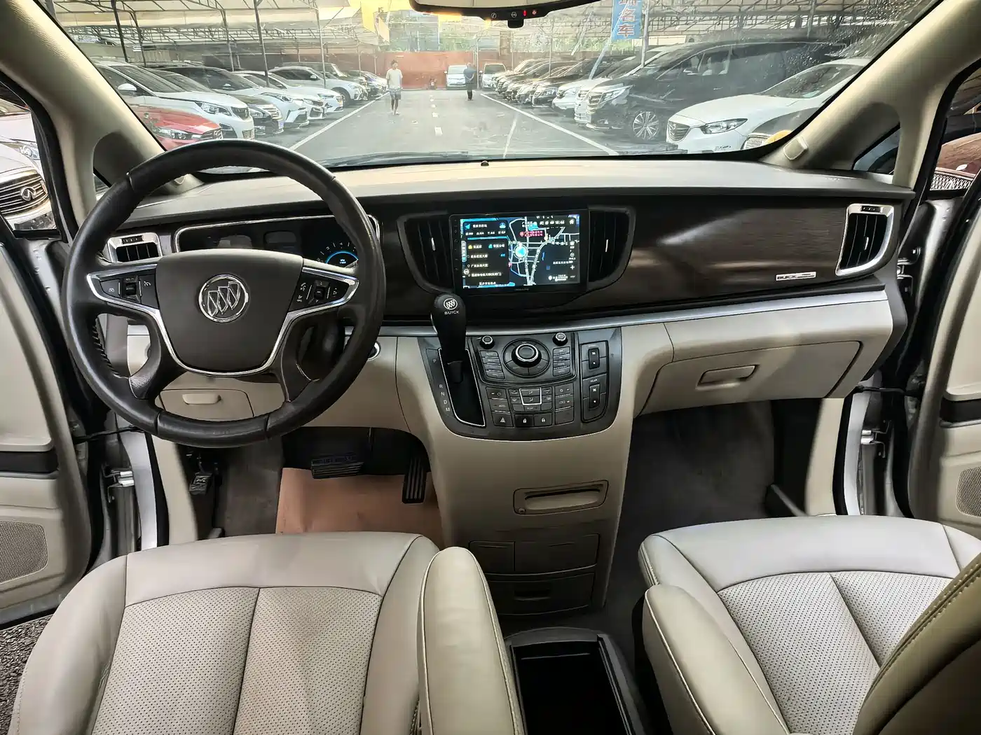 Buick GL8 2011 2.4L LT Luxury Business Executive фото 10