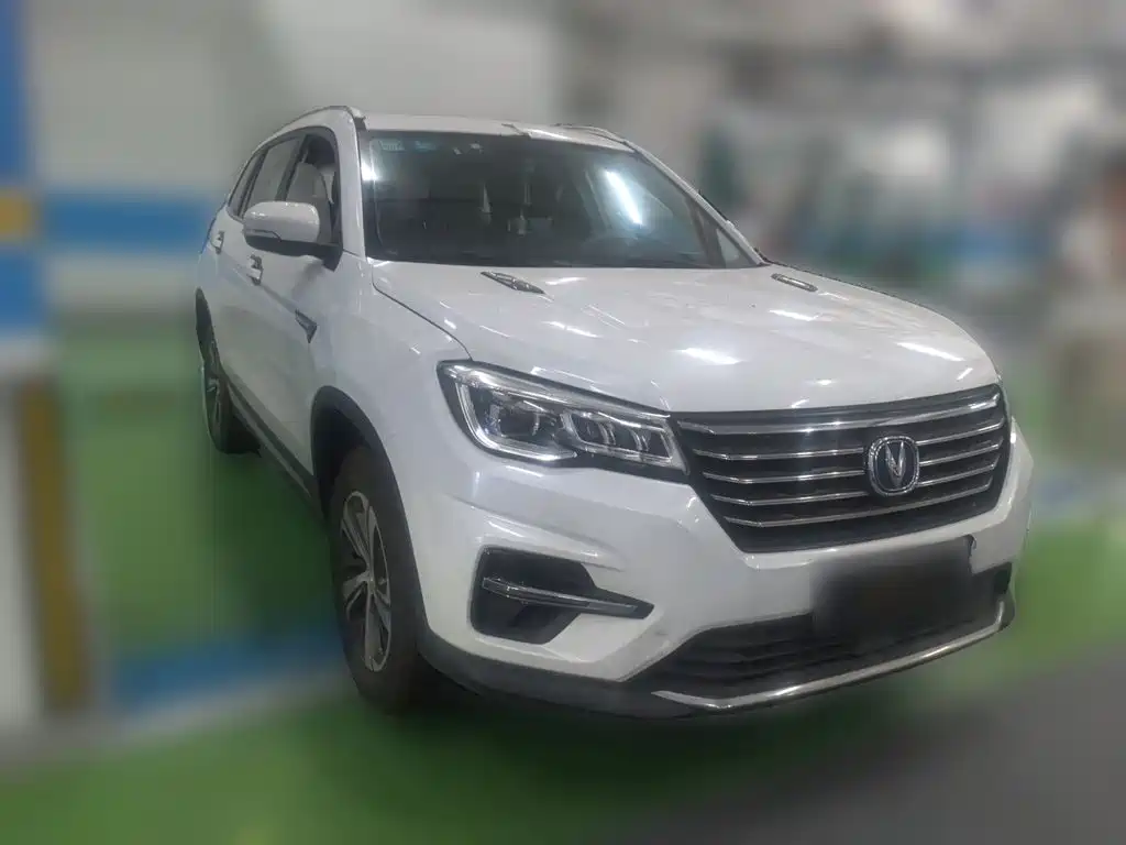 Фото 24 - Changan CS75