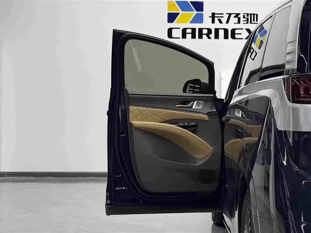 Denza D9 2023 2022 DM-i 970 AWD Flagship