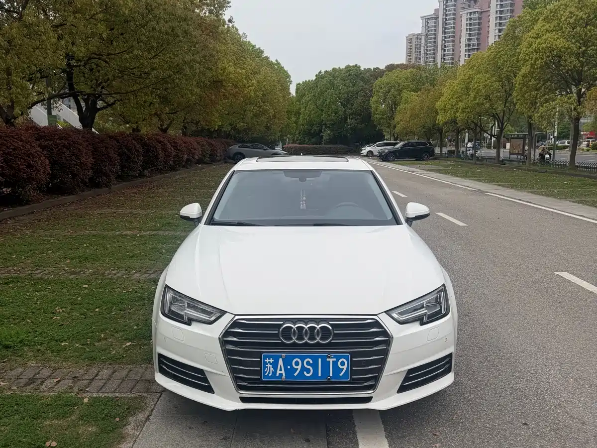 Audi A4L 2018 30th Anniversary 40 TFSI Progressive
