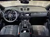 Photo 9 - Porsche Cayenne