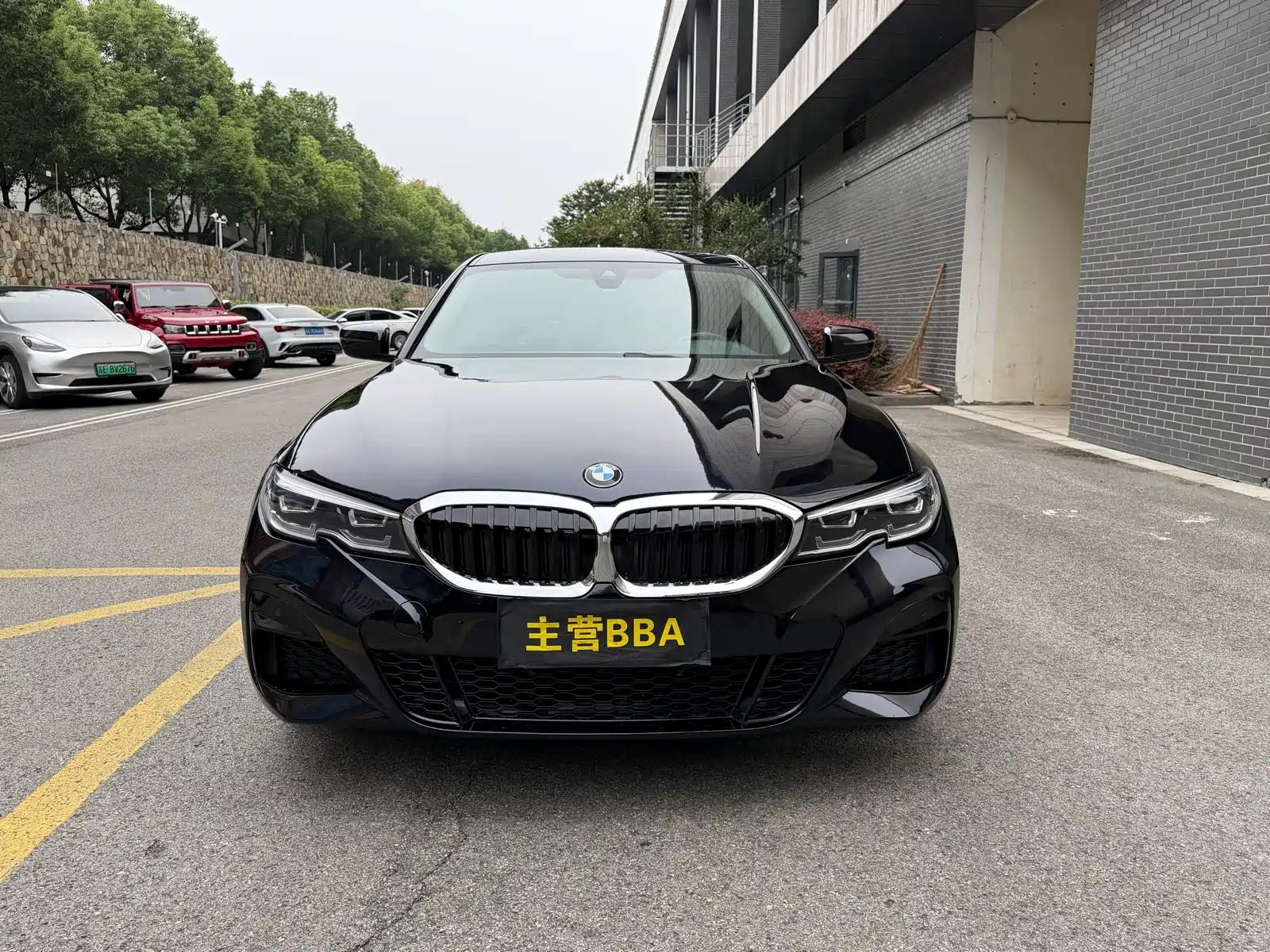 Photo 2 - BMW 3 Series