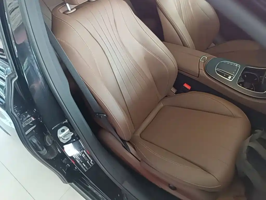 Фото 25 - Mercedes-Benz E-Class (Import)