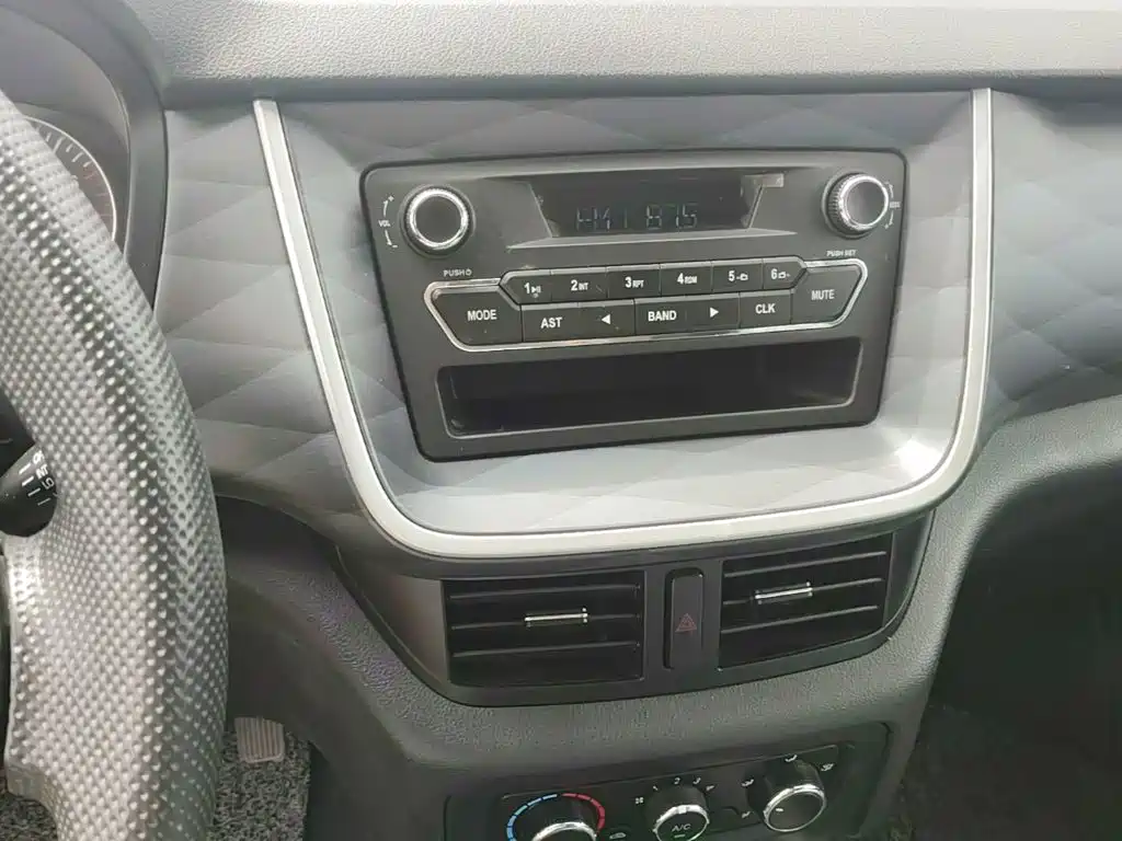 Jinbei Golden Sea Lion M Classic 2024 2024 1.5L Engineering Lion Passenger Van 5-seater