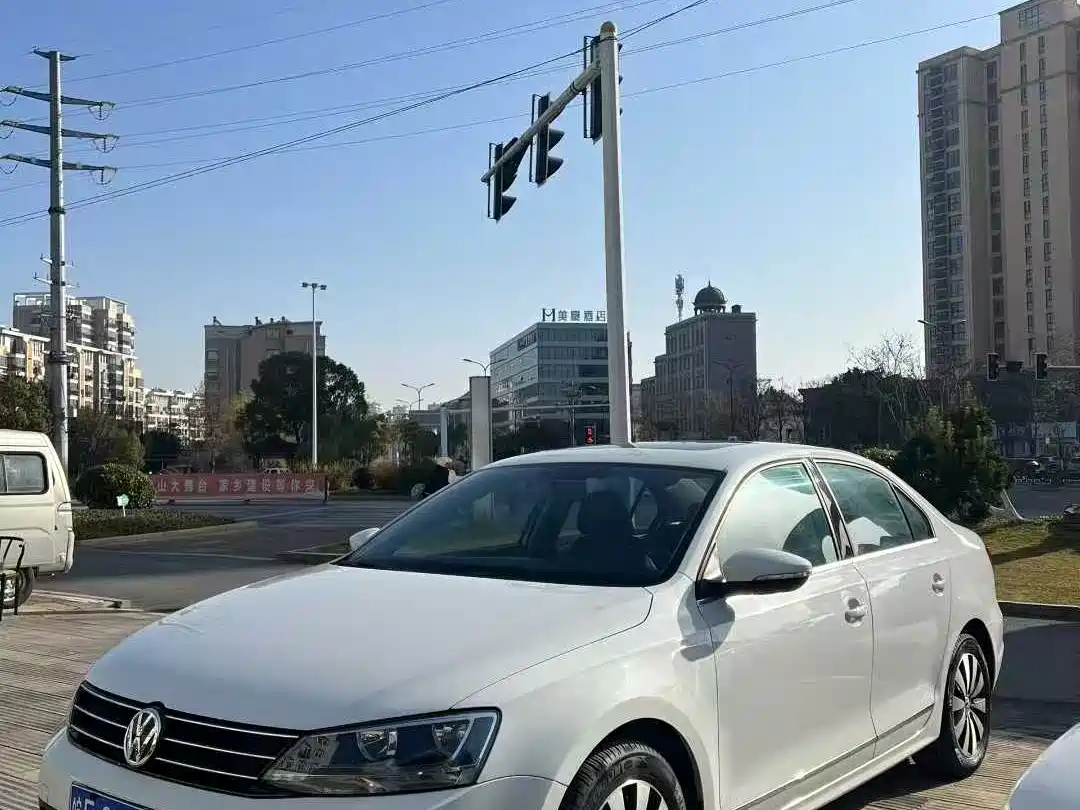 Volkswagen Sagitar 2017 230TSI Automatic Comfort фото 2