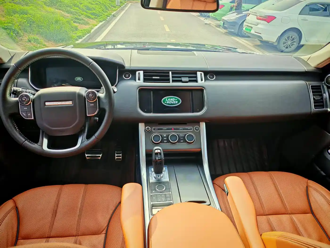 Land Rover Range Rover Sport 2016 Model 3.0 SC V6 HSE DYNAMIC фото 6