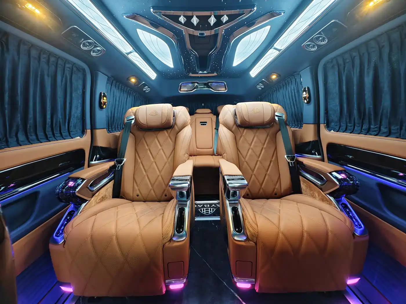 Mercedes-Benz Vito 2024 2.0T Business 7-Seater фото 18
