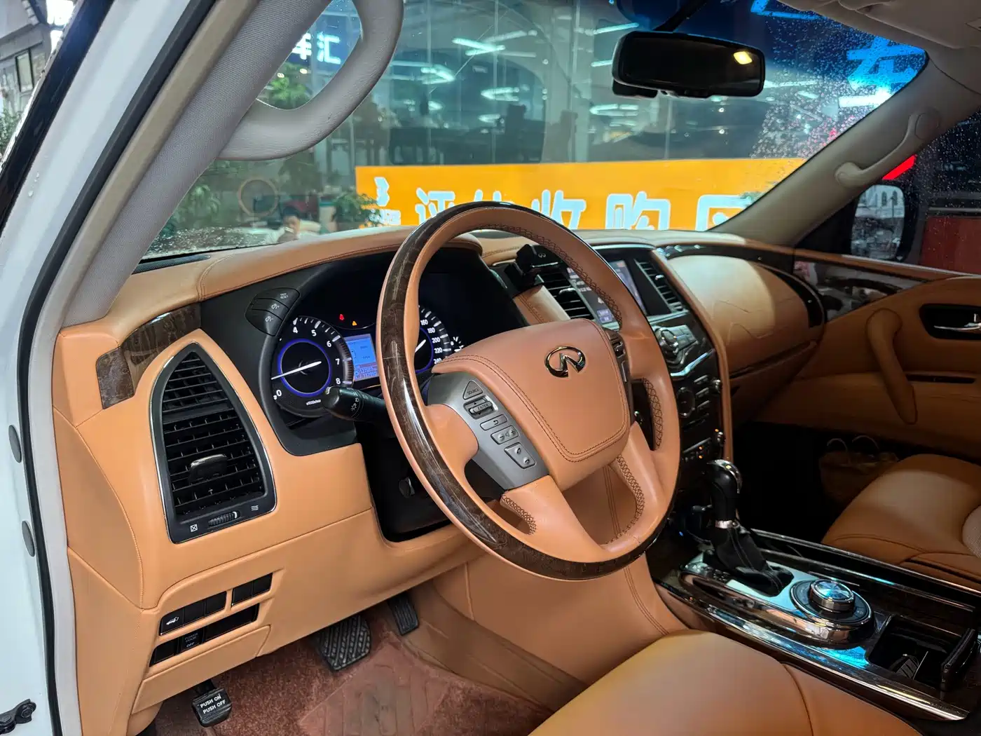 Infiniti QX80 2018 2016 5.6L 4WD