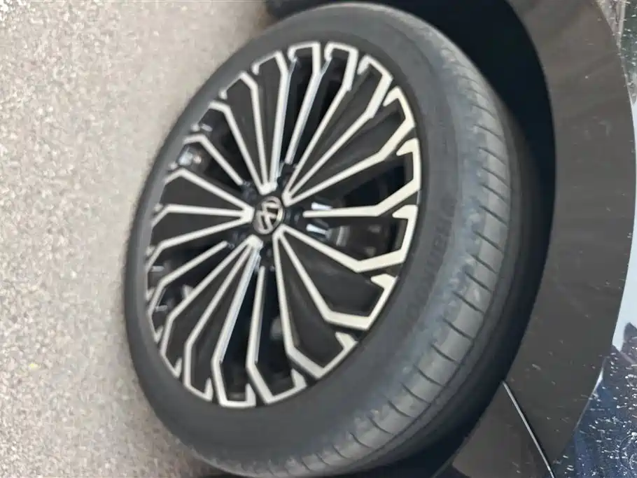 Volkswagen Passat 2025 Pro 380TSI Dragon Prestige Edition фото 6