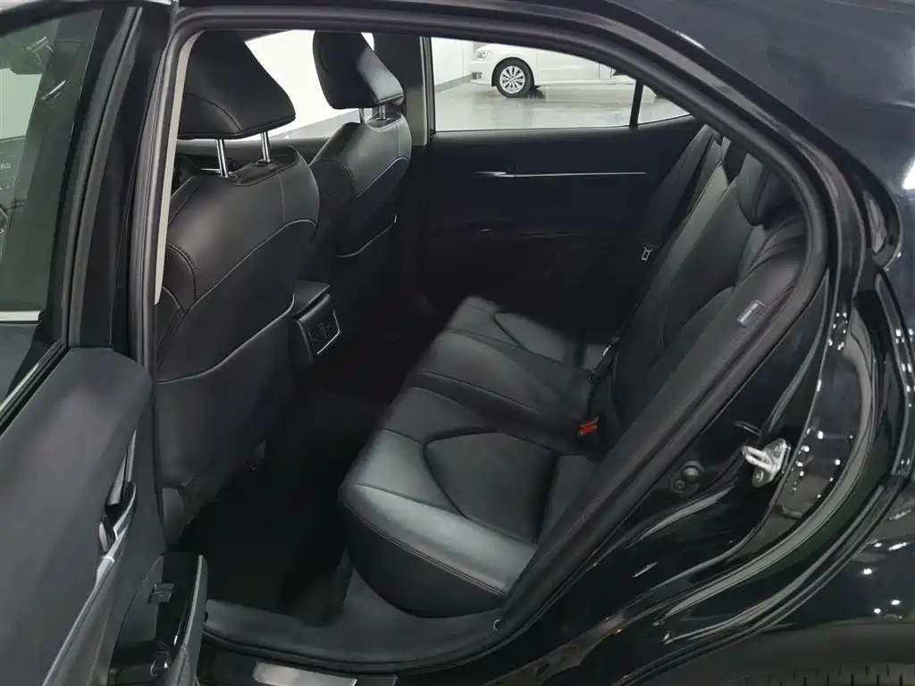 Toyota Camry 2021 2.0G Luxury Edition фото 15