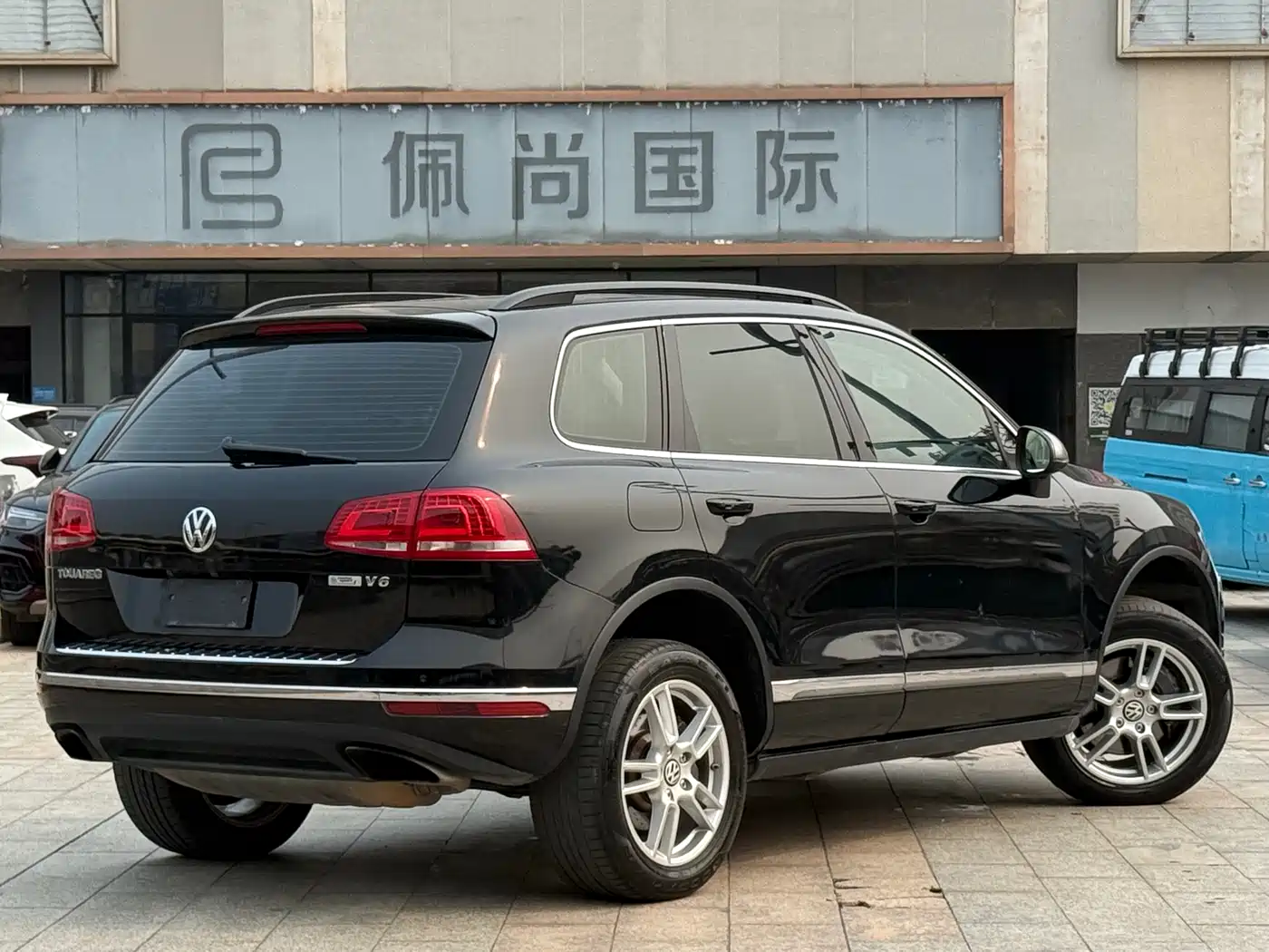 VOLKSWAGEN TOUAREG