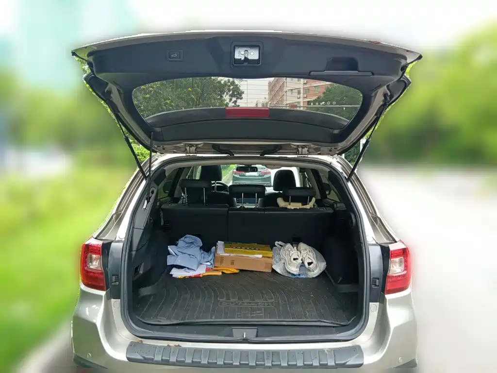 Фото 10 - Subaru Outback