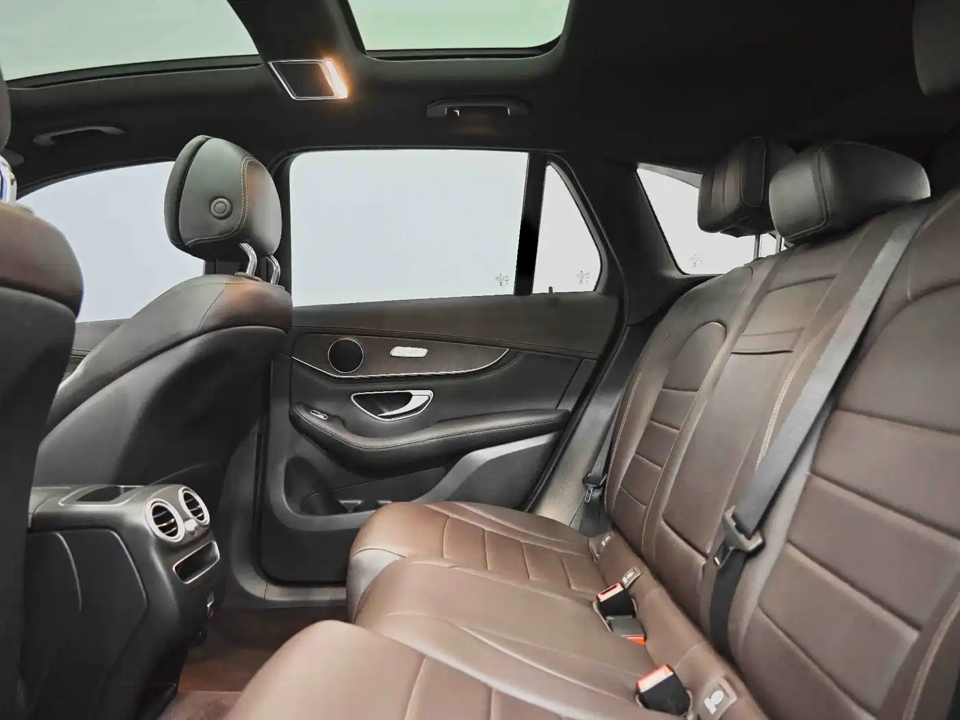 Mercedes-Benz GLC 2020 Facelift GLC 260 L 4MATIC Luxury фото 32