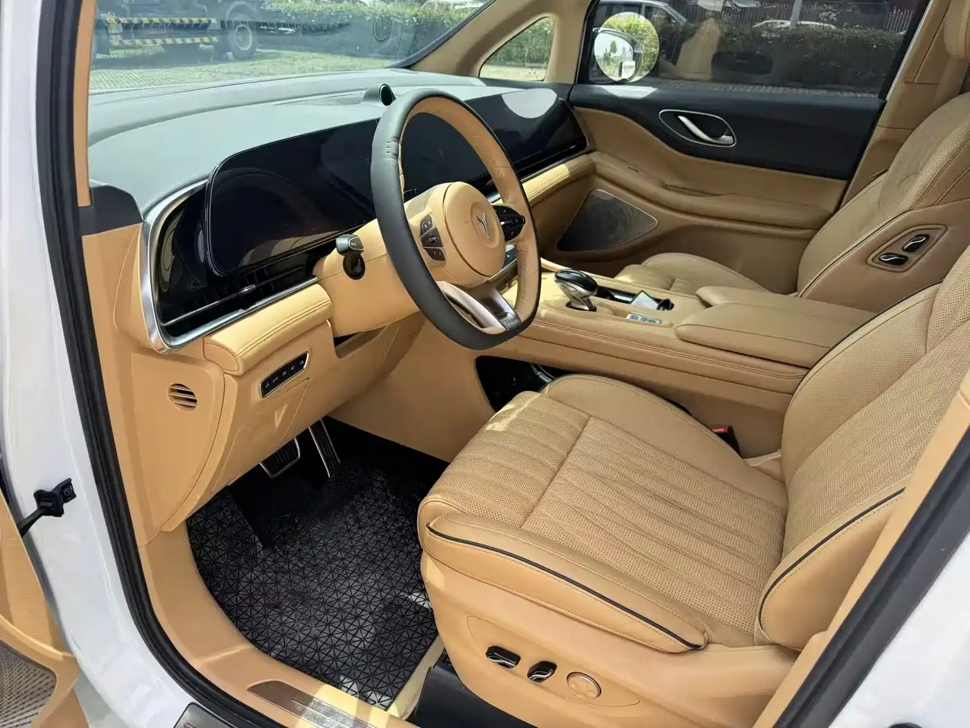 Voyah Auto Voyah Dreamer 2022 Low-carbon Dream+Smart Package фото 11
