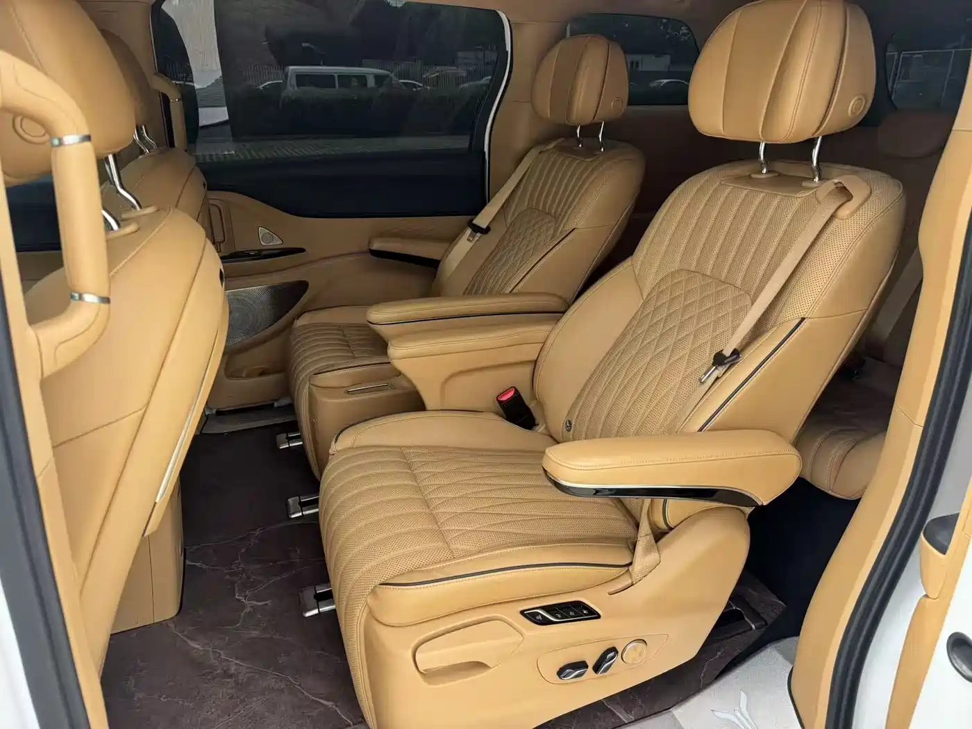 Voyah Auto Voyah Dreamer 2022 Low-carbon Dream+Smart Package фото 13