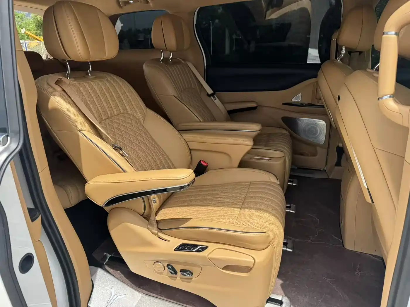 Voyah Auto Voyah Dreamer 2022 Low-carbon Dream+Smart Package фото 18