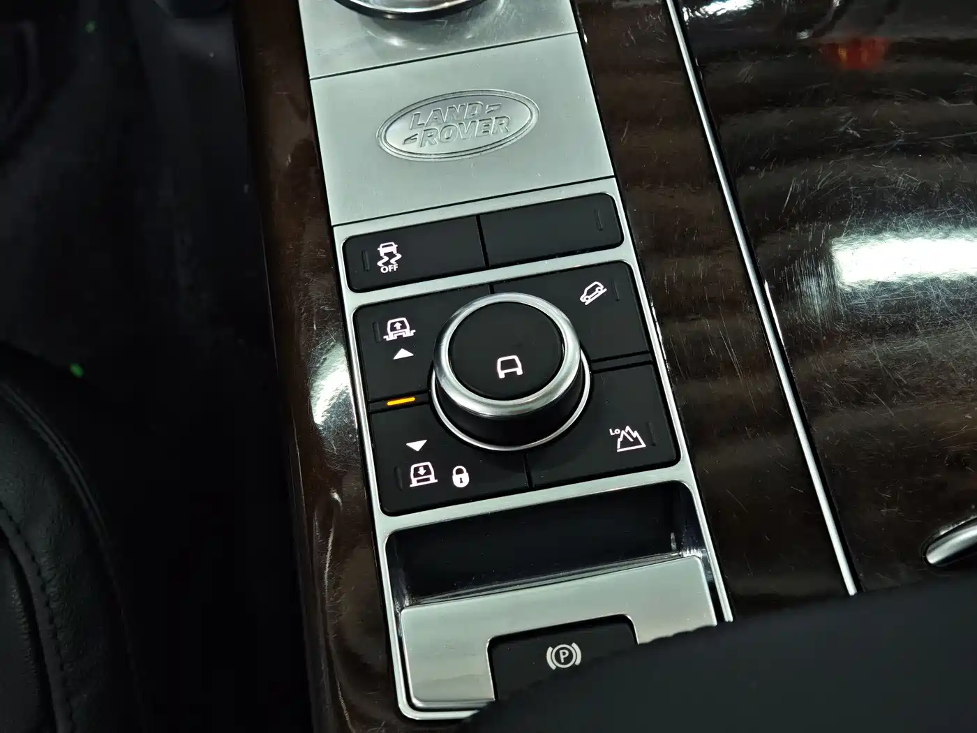 Land Rover Range Rover 2021 3.0 L6 Golden Age Edition фото 11