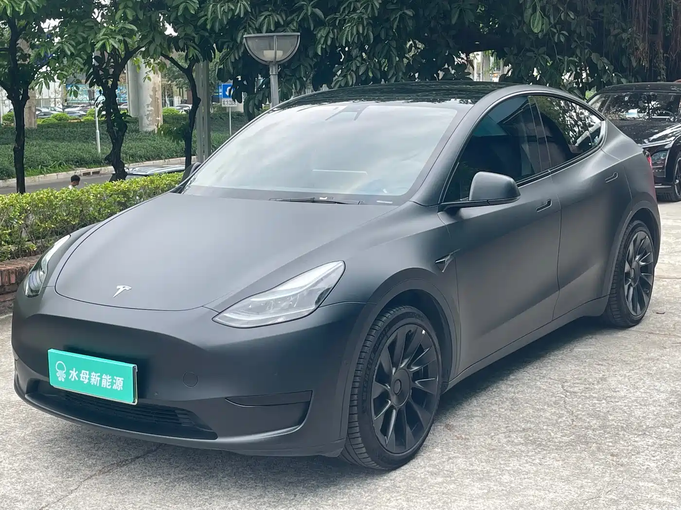 TESLA MODEL Y